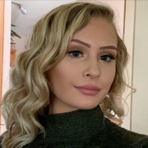 Meet your Posher, Savannah